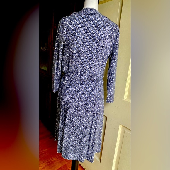 Ann Taylor Floral Wrap-Around Dress, size 10. New with tag. - Picture 2 of 4